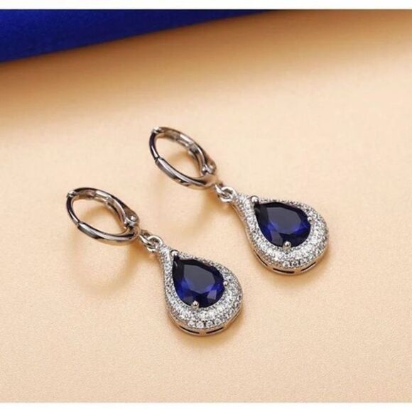 The Heirloom Blue Drop earring 925 and sapphire - Picture 2 of 8
